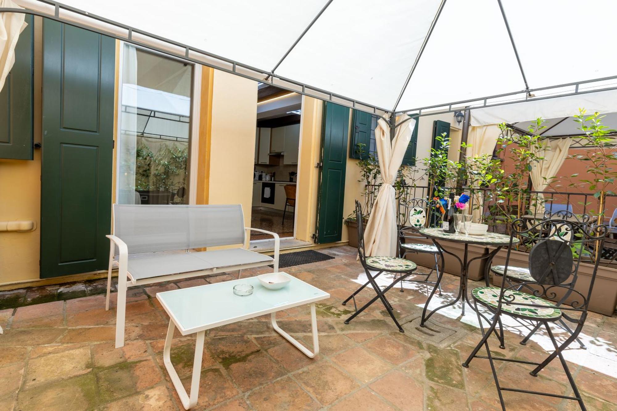 Appartement Frassinago Suites-bolognarooms *