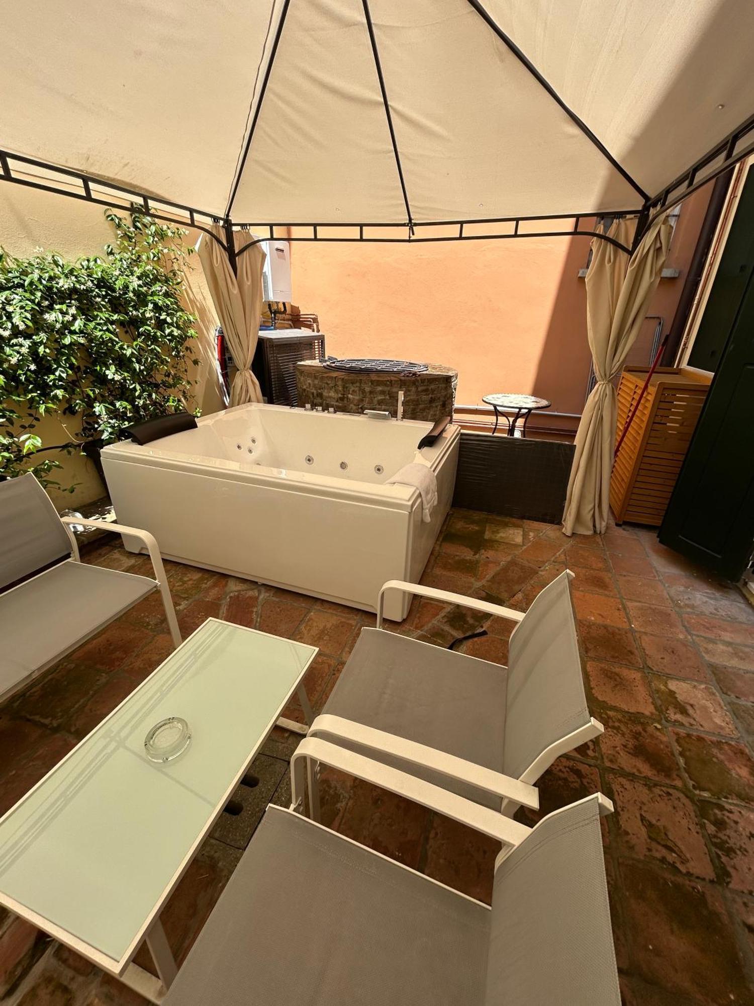 Frassinago Deluxe Suites-bolognarooms Bolonia